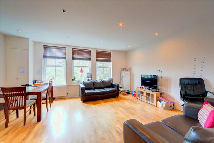 2 Bedroom Flat To Rent In Station Parade, Balham High Road, London, SW12