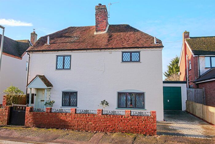 3 Bedroom Detached House For Sale In Crown Lane, Benson, OX10