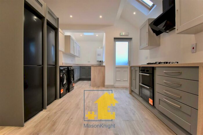 6 Bedroom Terraced House To Rent In Tiverton Rd, Selly Oak. Mins Walk To University Of Birmingham, B29