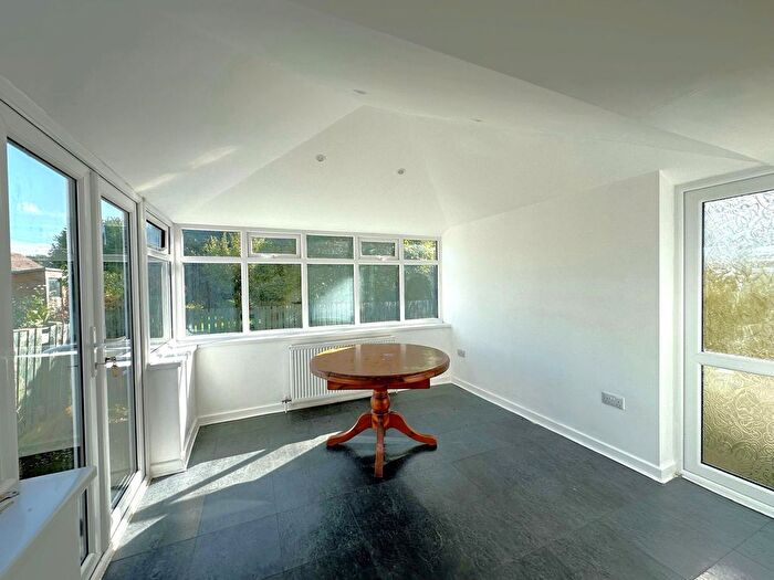 2 Bedroom Bungalow For Sale In Leaze Road, Kingsteignton, Newton Abbot, TQ12