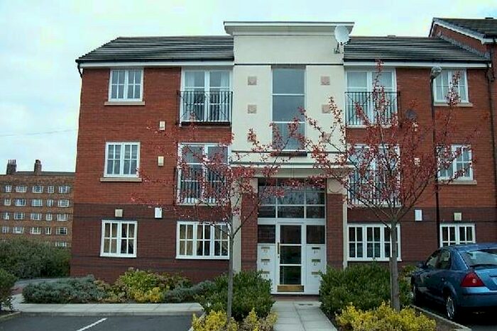 2 Bedroom Apartment To Rent In Alexandra Court, L3