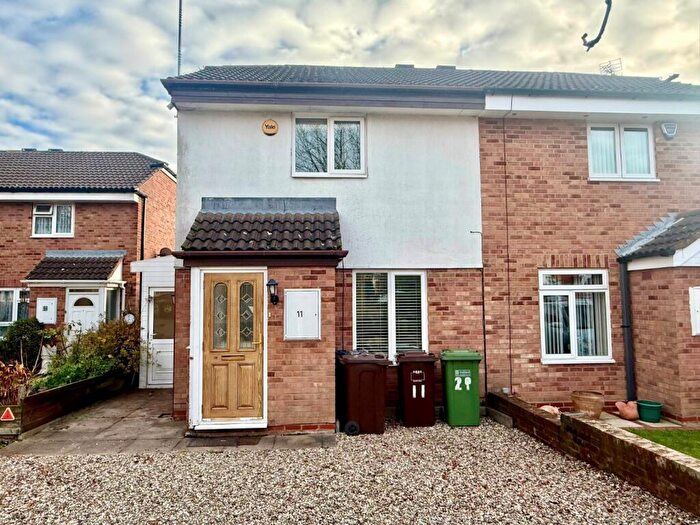 2 Bedroom Semi-Detached House To Rent In Limbury Grove, Solihull, West Midlands, B92