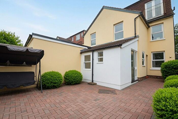 4 Bedroom Semi-Detached House To Rent In Stepgates, Chertsey, KT16