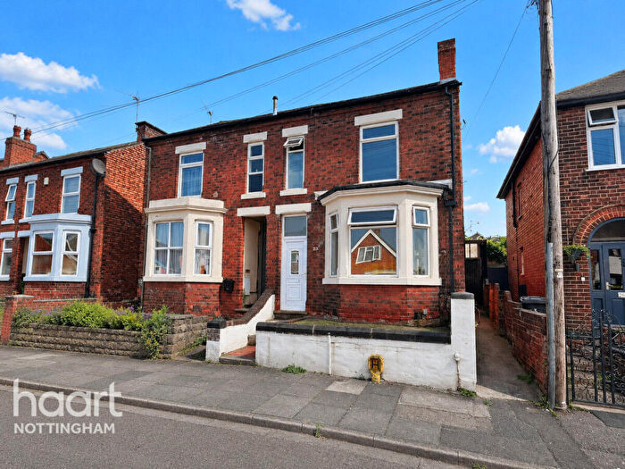 3 Bedroom Semi-Detached House For Sale In Lime Grove, Stapleford, NG9
