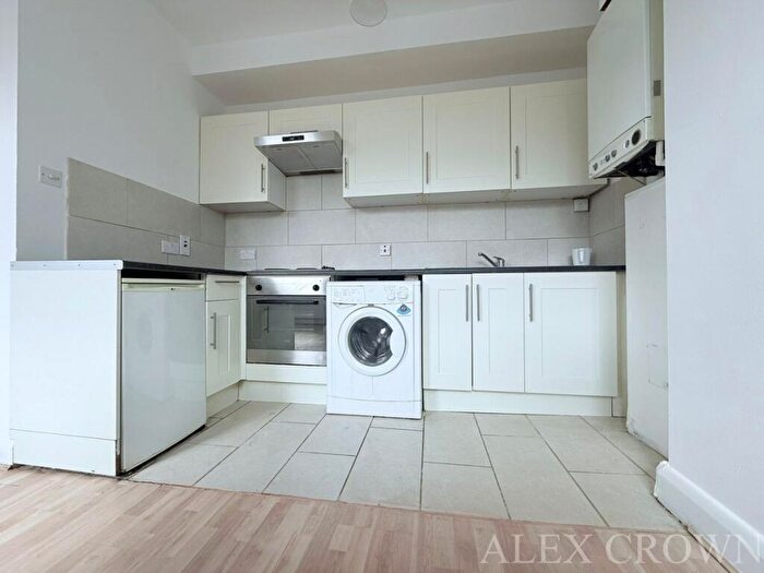 1 Bedroom Flat To Rent In Hornsey Road, Holloway, N19