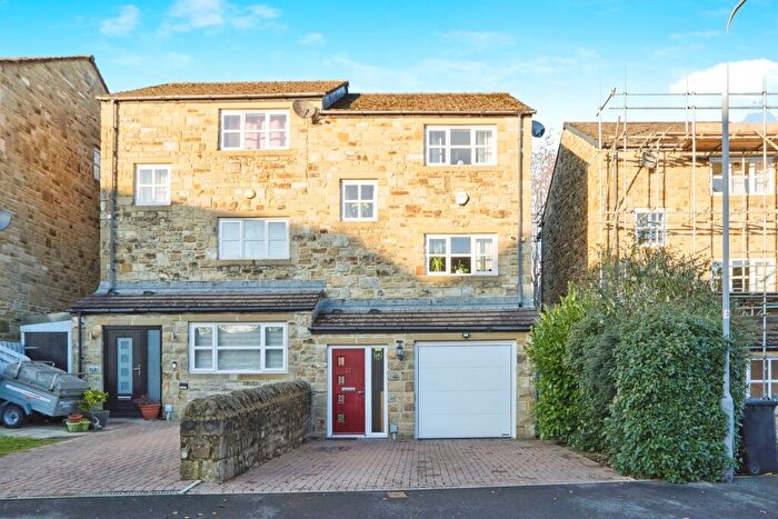 3 Bedroom Semi-Detached House For Sale In Pepper Hill Lea, Keighley, BD22