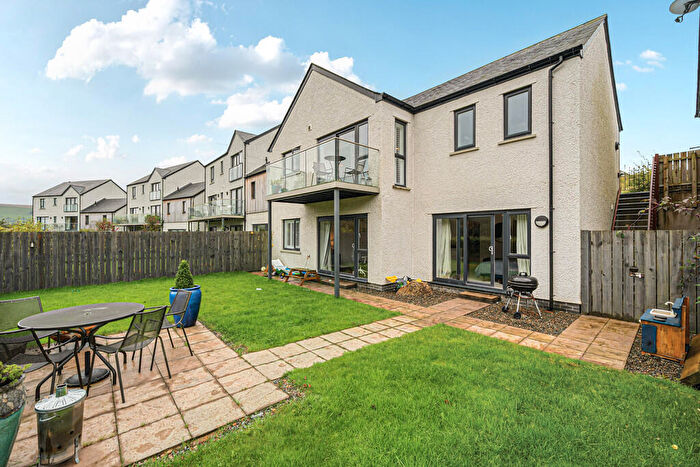 4 Bedroom Detached House For Sale In Oakfield Park, Kirkby Lonsdale, LA6