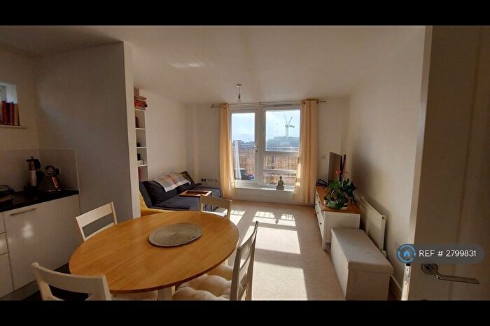 2 Bedroom Flat To Rent In Solar House, London, N22
