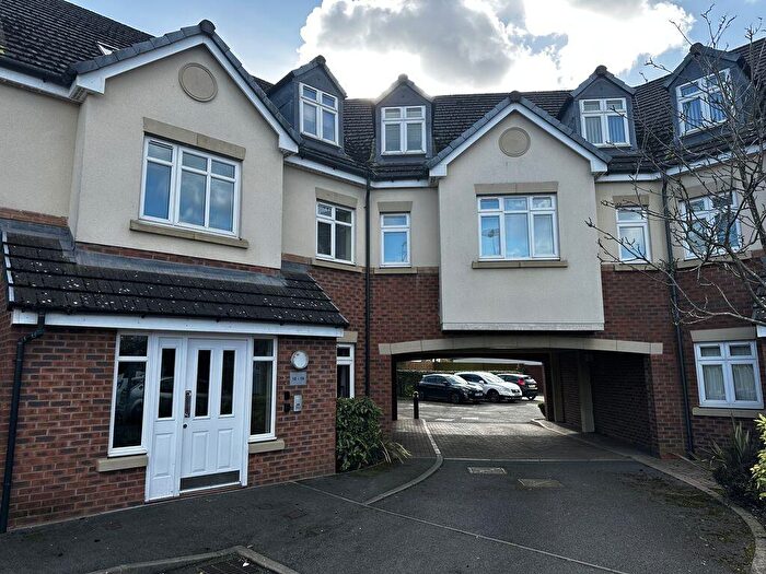 2 Bedroom Flat For Sale In Hailwood Drive, Great Barr, Birmingham, B43