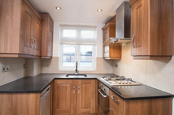 1 Bedroom Flat To Rent In High Street, Walton-On-Thames, KT12