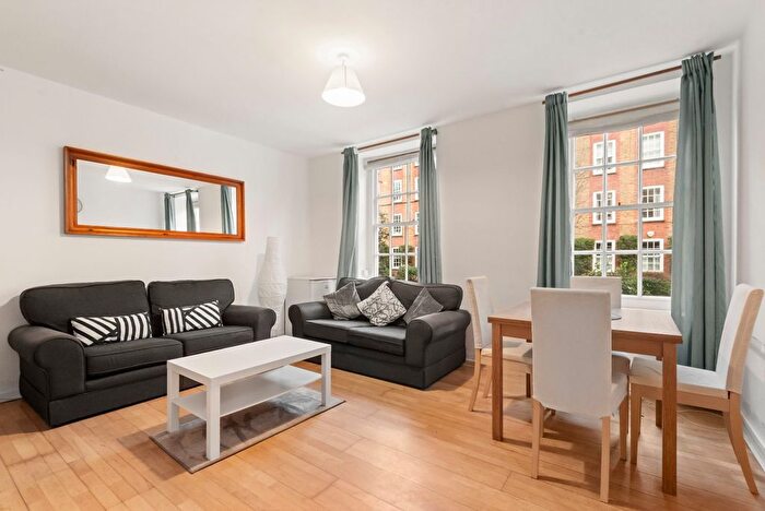3 Bedroom Flat To Rent In White House, Vicarage Crescent, SW11
