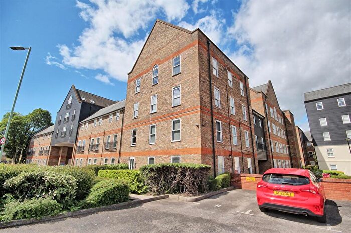 2 Bedroom Apartment For Sale In Millacres - Ware - Chain Free, SG12