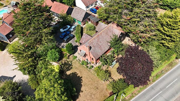 4 Bedroom Detached Bungalow For Sale In Church Street, Braintree, CM7