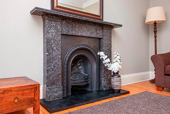 3 Bedroom Flat To Rent In Morningside Drive, Morningside, Edinburgh, EH10