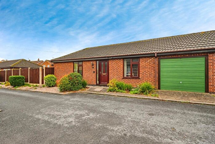 1 Bedroom Semi Detached House For Sale In Strathaven Court, Spondon, Derby, DE21