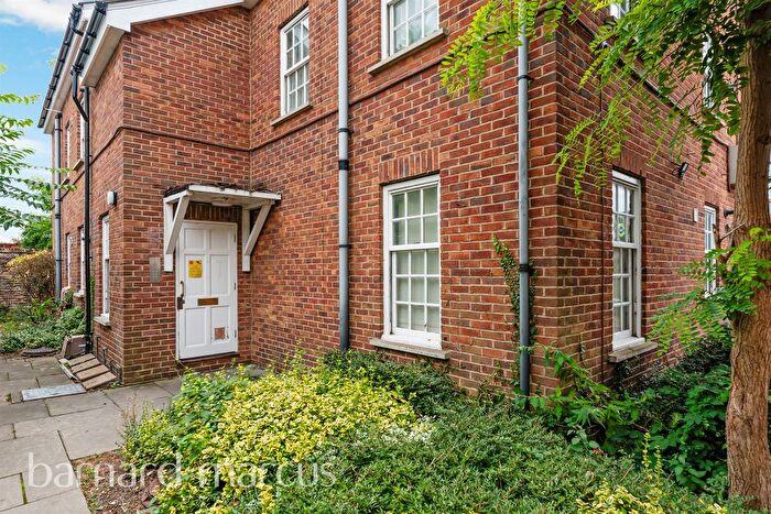 1 Bedroom Flat For Sale In London Road, Mitcham, CR4