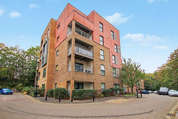 2 Bedroom Flat To Rent In Mansfield Park Street, Southampton, SO18