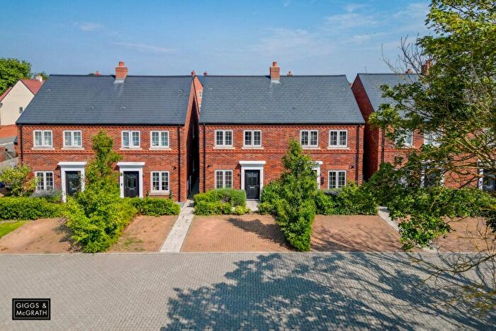 3 Bedroom Semi-Detached House For Sale In Hetley Close, Brampton, Huntingdon, Cambridgeshire, PE28