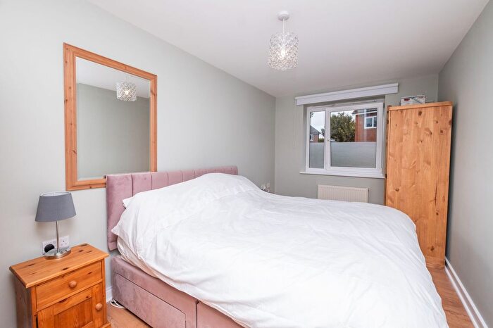 2 Bedroom Flat For Sale In Walden Court, Canterbury, CT2