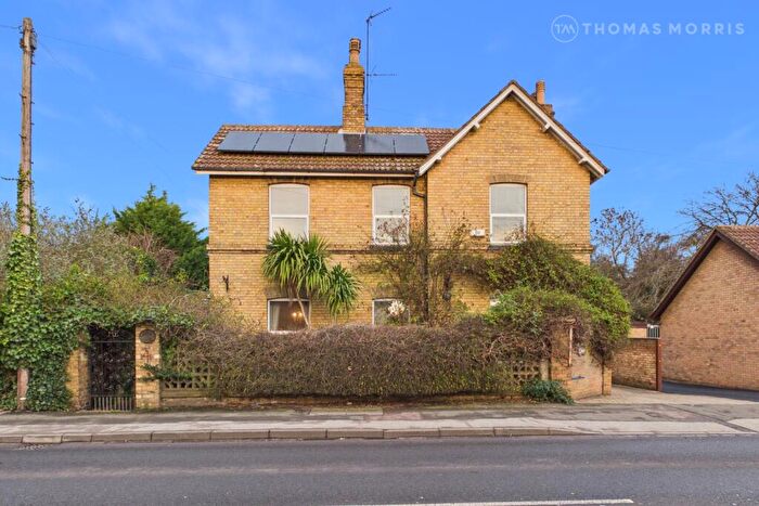 4 Bedroom Detached House For Sale In Stukeley Road, Huntingdon, Cambridgeshire, PE29