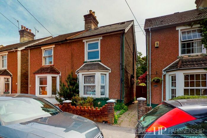 3 Bedroom Semi-Detached House To Rent In Albany Road, Crawley, RH11