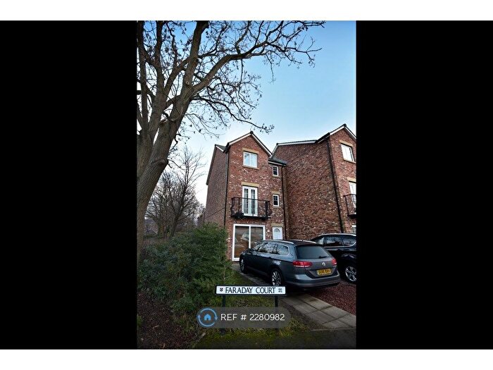4 Bedroom End Of Terrace House To Rent In Faraday Court, Durham, DH1