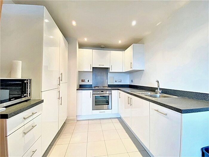 1 Bedroom Flat To Rent In High Street, Uxbridge, UB8