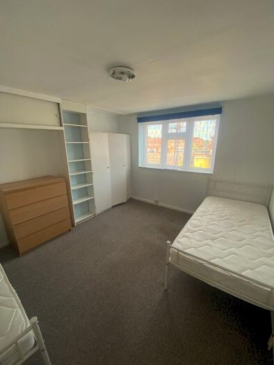 7 Bedroom End Of Terrace House To Rent In Charlotte Road, Dagenham, RM10