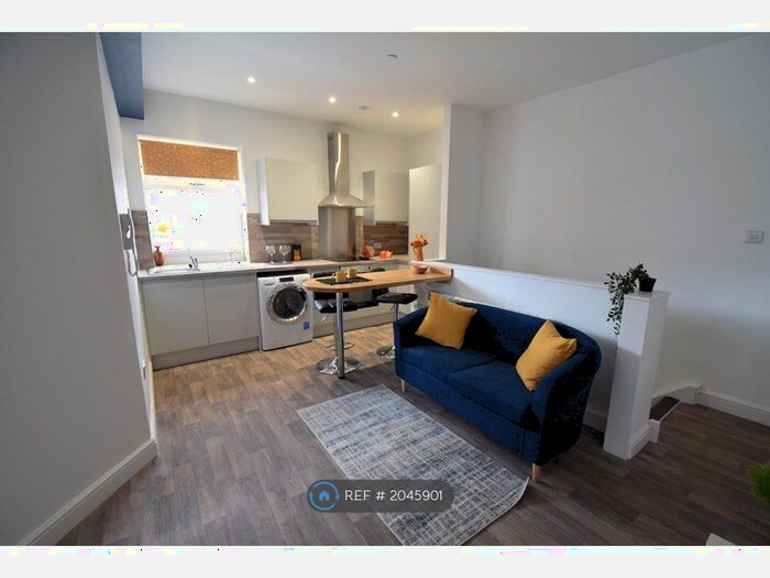 2 Bedroom Flat To Rent In Dalton Street, Cardiff, CF24