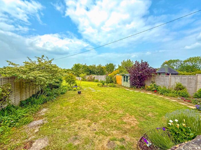 4 Bedroom Semi-Detached House For Sale In Lynt Road, Inglesham, Swindon, SN6