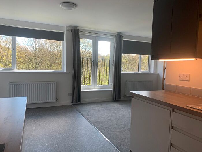 2 Bedroom Flat To Rent In Hyde Park Road, Leeds, LS6