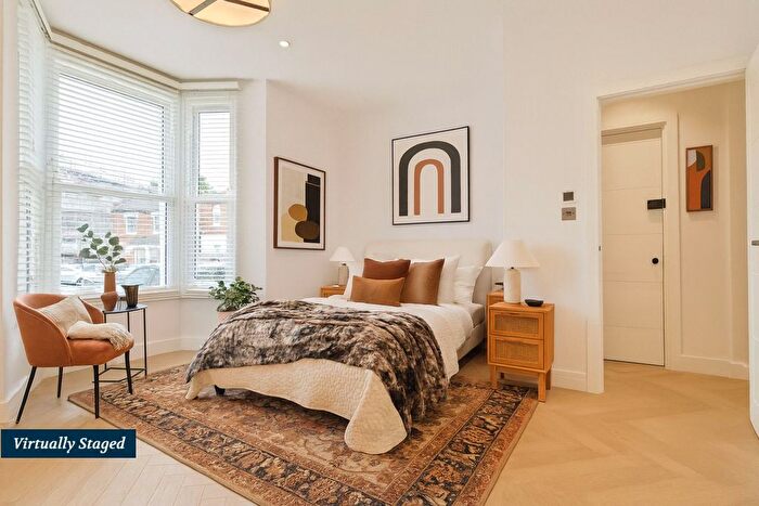 2 Bedroom Flat For Sale In Ponsard Road, Kensal Green, NW10