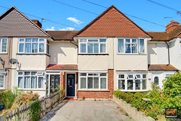 2 Bedroom Terraced House For Sale In Ashford Avenue, Ashford, TW15