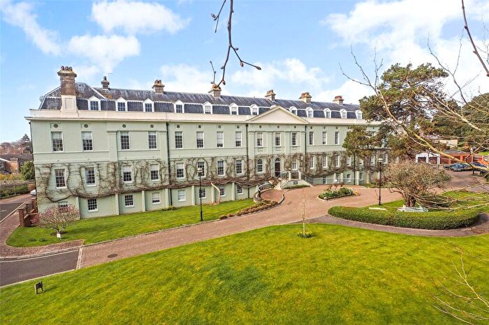 2 Bedroom Apartment For Sale In King George Gardens, Chichester, West Sussex, PO19