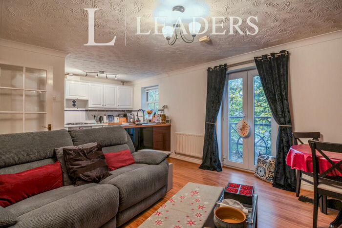 2 Bedroom Apartment To Rent In County Place, Chelmsford, CM2
