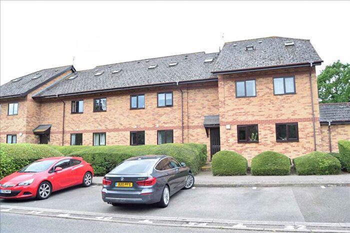 2 Bedroom Apartment To Rent In Cavendish Gardens, Chelmsford, CM2