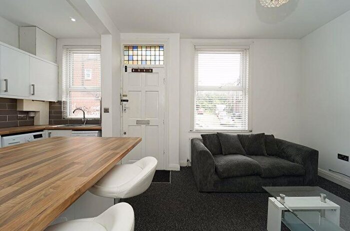 2 Bedroom End Of Terrace House To Rent In Thornville Street, Leeds, LS6