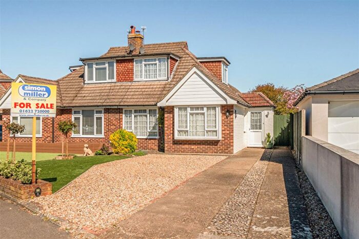 3 Bedroom Semi Detached Bungalow For Sale In Shaftesbury Drive, Maidstone, ME16