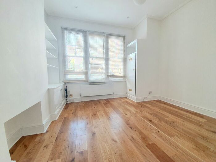 2 Bedroom Flat To Rent In Rathcoole Gardens, Hornsey, N8