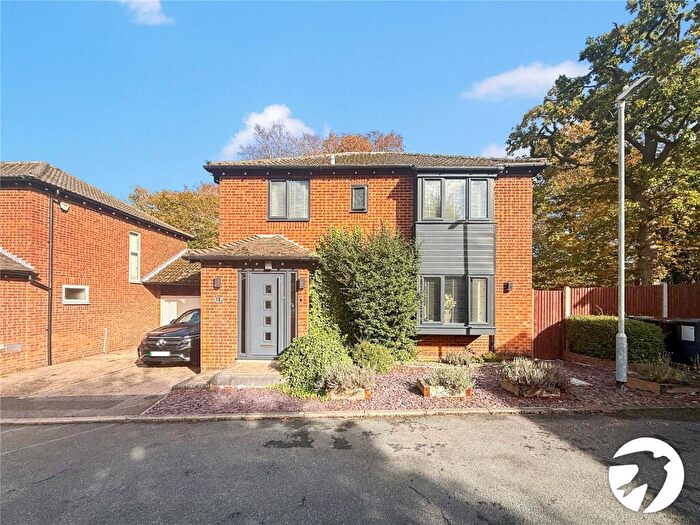 4 Bedroom House To Rent In Walsham Road, Chatham, Kent, ME5