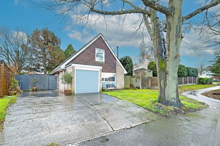 3 Bedroom Detached House For Sale In Wolfe Close, Chesterfield, S40