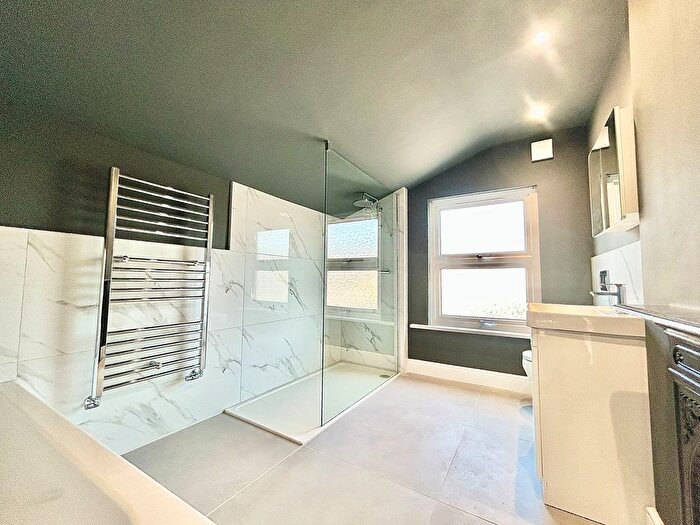 3 Bedroom Property To Rent In Morley Avenue, London, N18