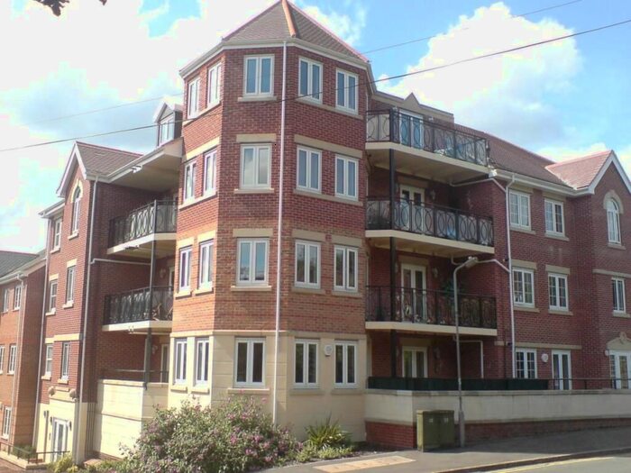 2 Bedroom Flat To Rent In Coningsby Road, High Wycombe, HP13