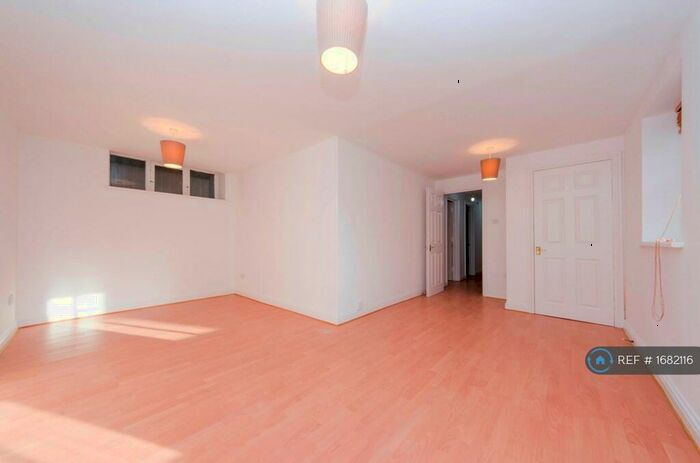 1 Bedroom Flat To Rent In The Granary, London, SE8