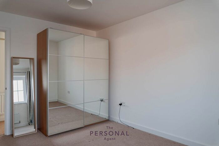 1 Bedroom Flat To Rent In Hayton Crescent, Tadworth, KT20
