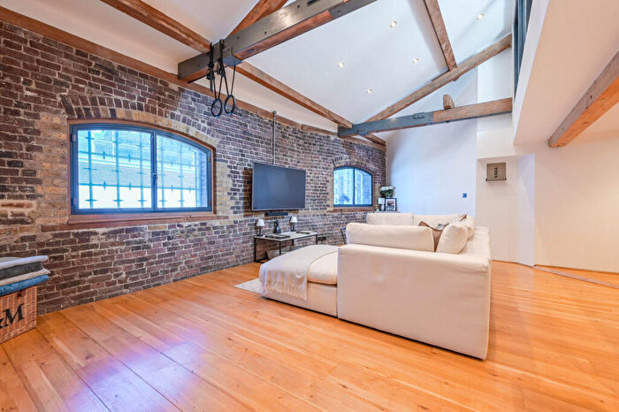 1 Bedroom Flat For Sale In Port East Apartments, Docklands, London, E14