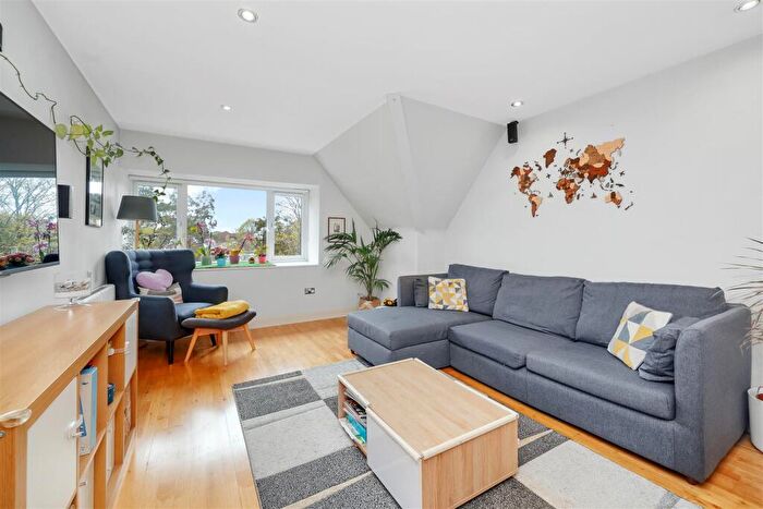 2 Bedroom Flat For Sale In Willesden Lane, London, NW2