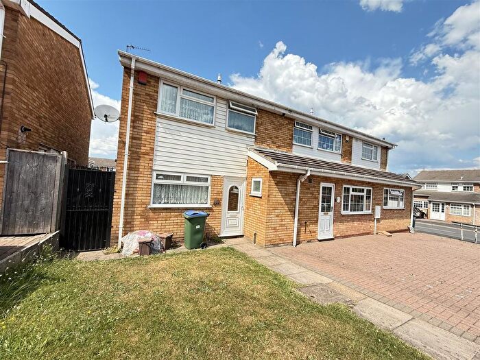 3 Bedroom Semi-Detached House To Rent In Hampshire Road, West Bromwich, B71