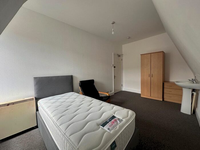 1 Bedroom Property To Rent In Poole Road, Branksome, Poole, BH12