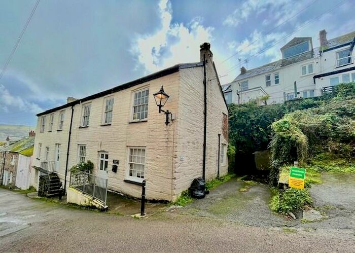 2 Bedroom Flat To Rent In Fowey, PL23